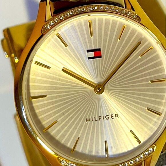 Tommy hilfiger silver Dial Women's Bracelet Wrist Watch Water Resistance Quartz - Picture 9 of 10